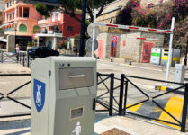 Corbeille compactrice solaire connectée Villefranche-sur-Mer